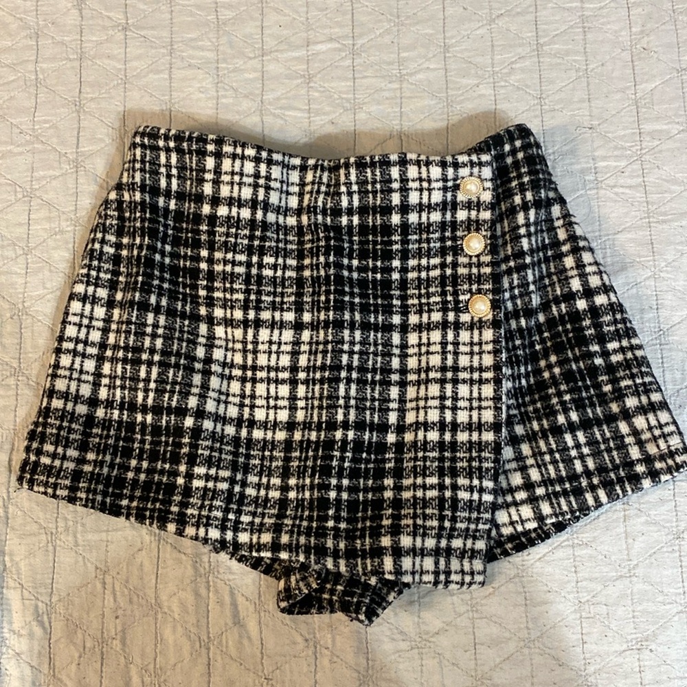 Forever 21 skort black and white sz XS